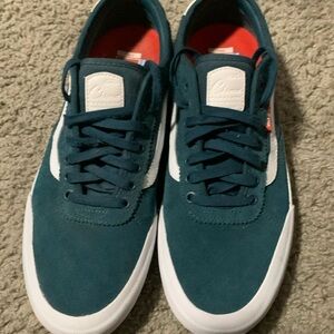 Men’s size 12 vans shoes great condition